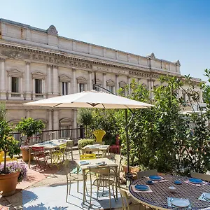 https://salotto-monti.it-romehotels.com