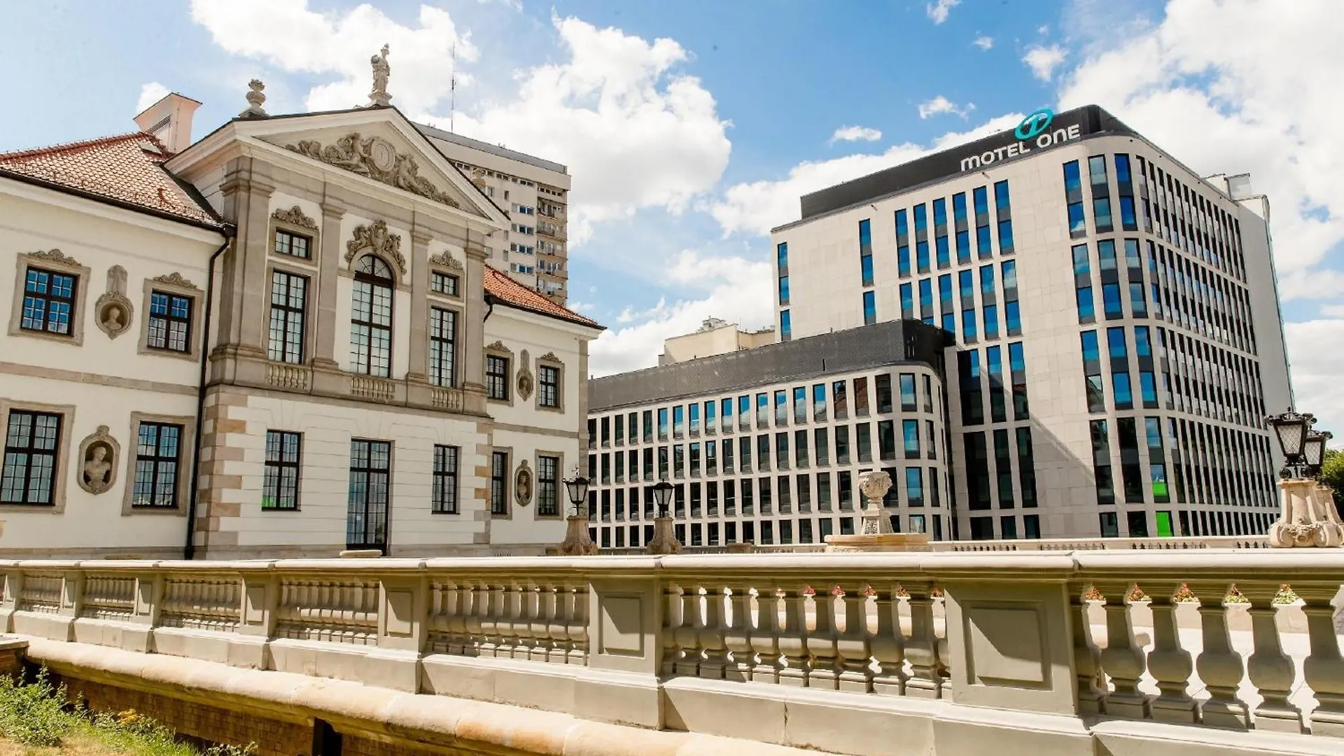 Motel One Warsaw-Chopin 3*,